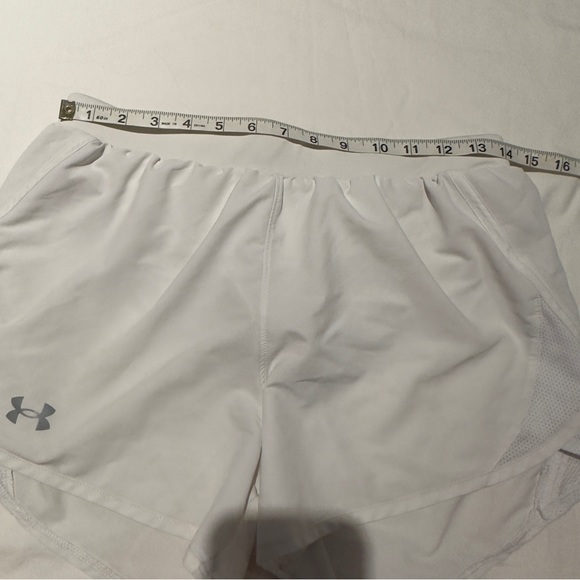 Under Armour Women’s UA Fly-By 2.0 Shorts Sz S White NWOT Exercise Running - Picture 9 of 13